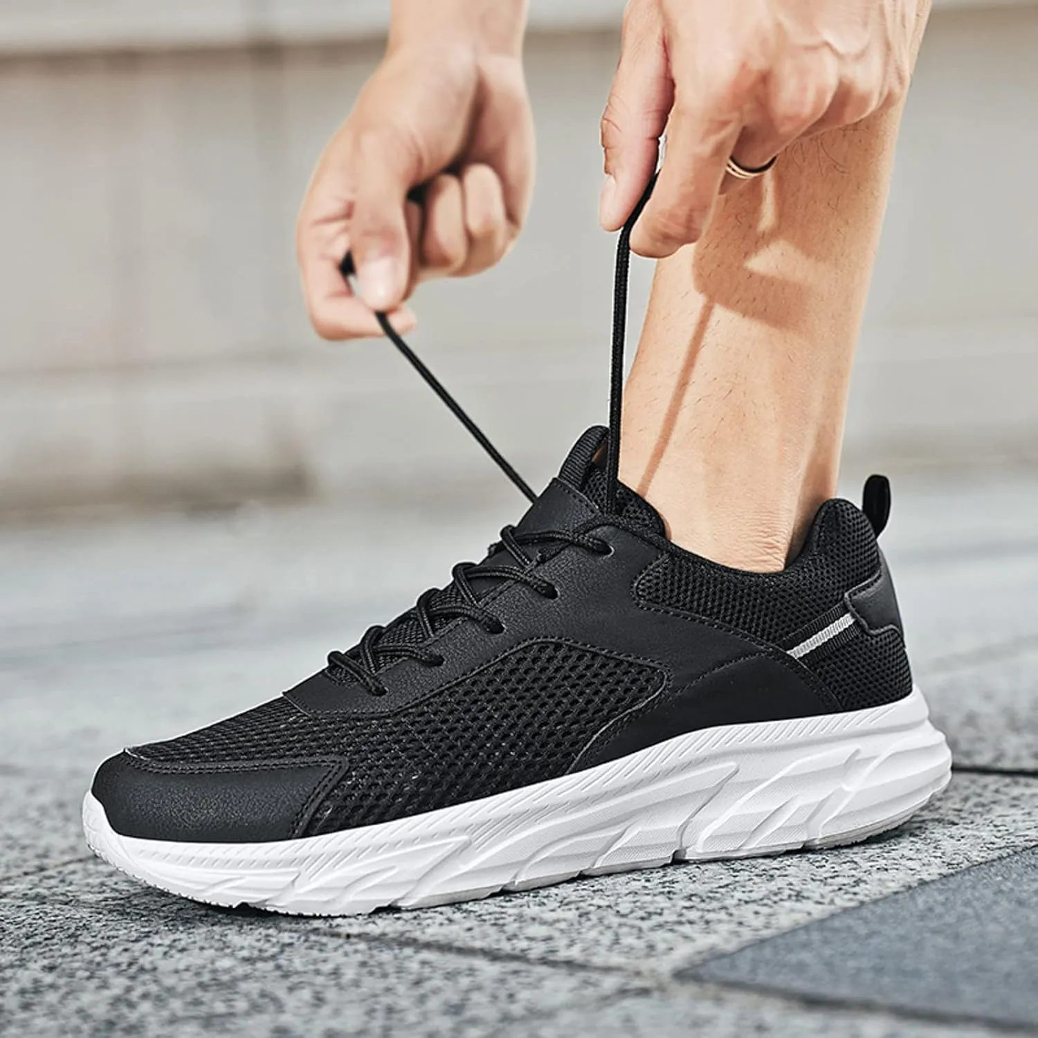 Fashion Sneakers Shoes Men Sports Shoes Fashionable and Simple Solid Color New Pattern Summer Mesh Breathable and