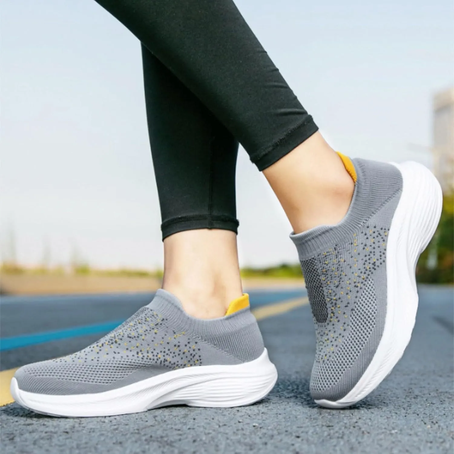 Slip On Sneakers Women Wide Width Mens Basketball Shoes Womens White Tennis Shoes Wide Toe Box Trendy Casual Men's Loafers & Slip-Ons Mens Slip On Sneakers
