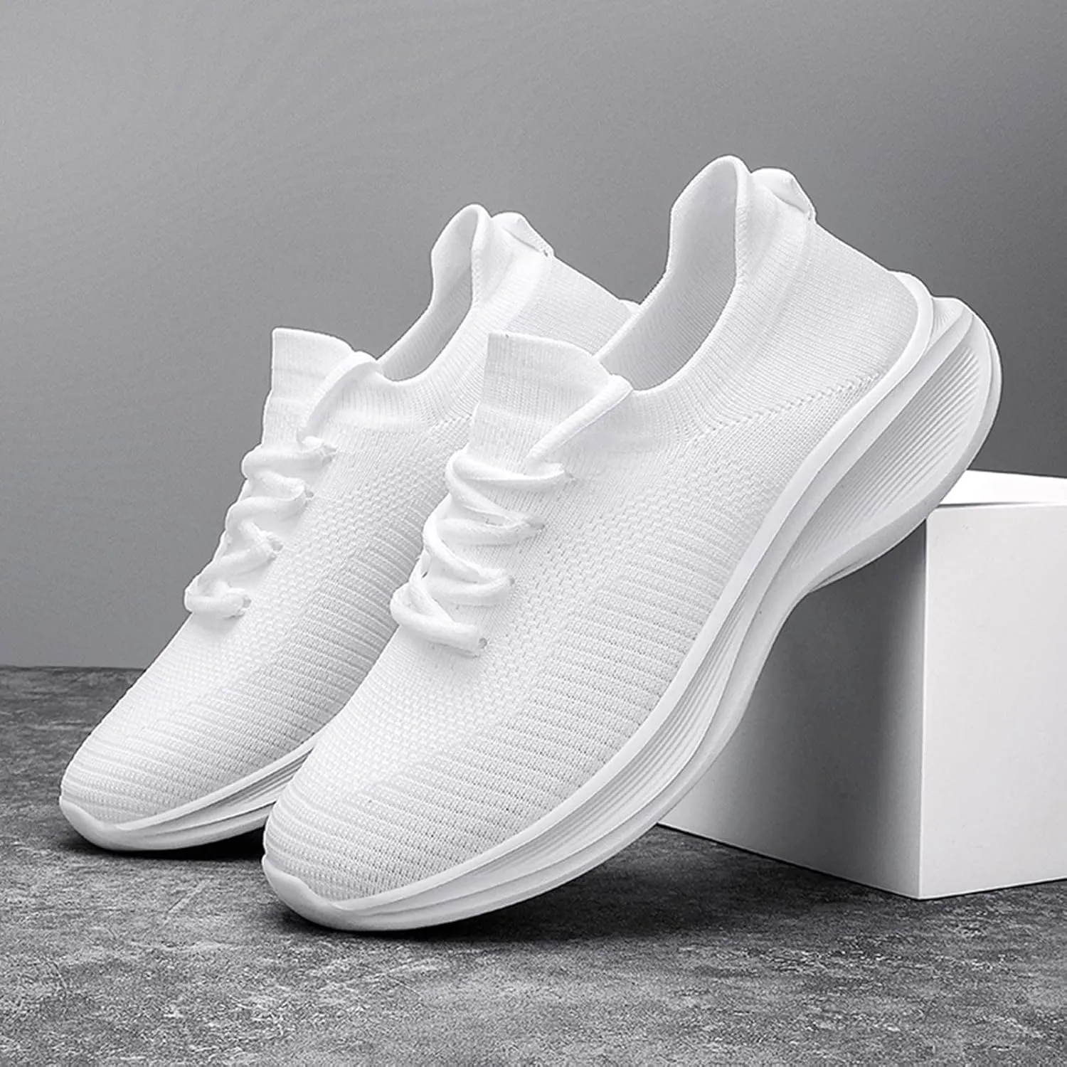 Tennis Walking Shoes Men Sports Shoes Fashionable Simple and Solid Color The New Pattern Summer Mesh Breathable