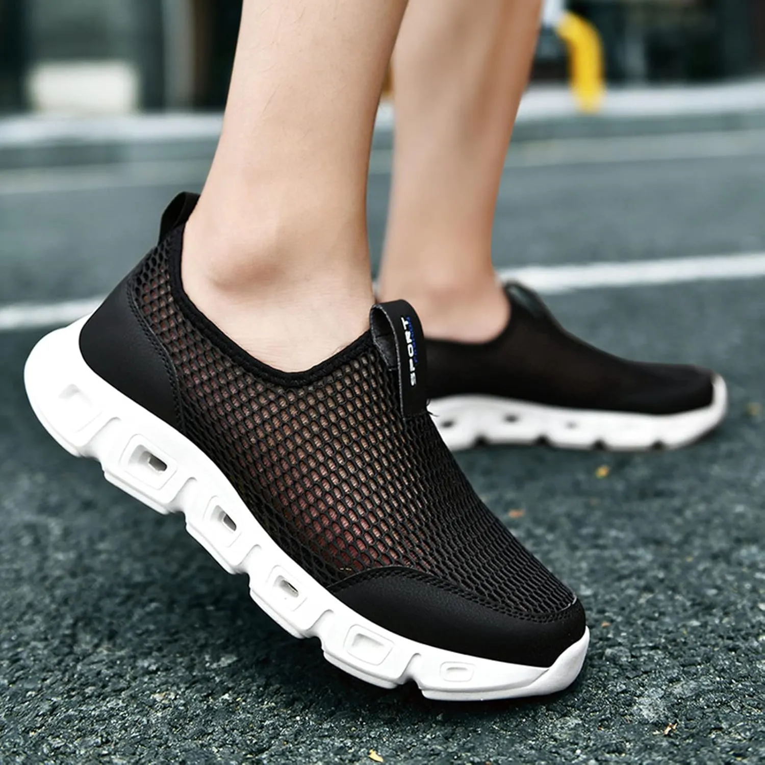 Walking Shoes Tennis Comfortable Men Sports Shoes Couple Fashionable New Pattern Hollow Mesh Breathable