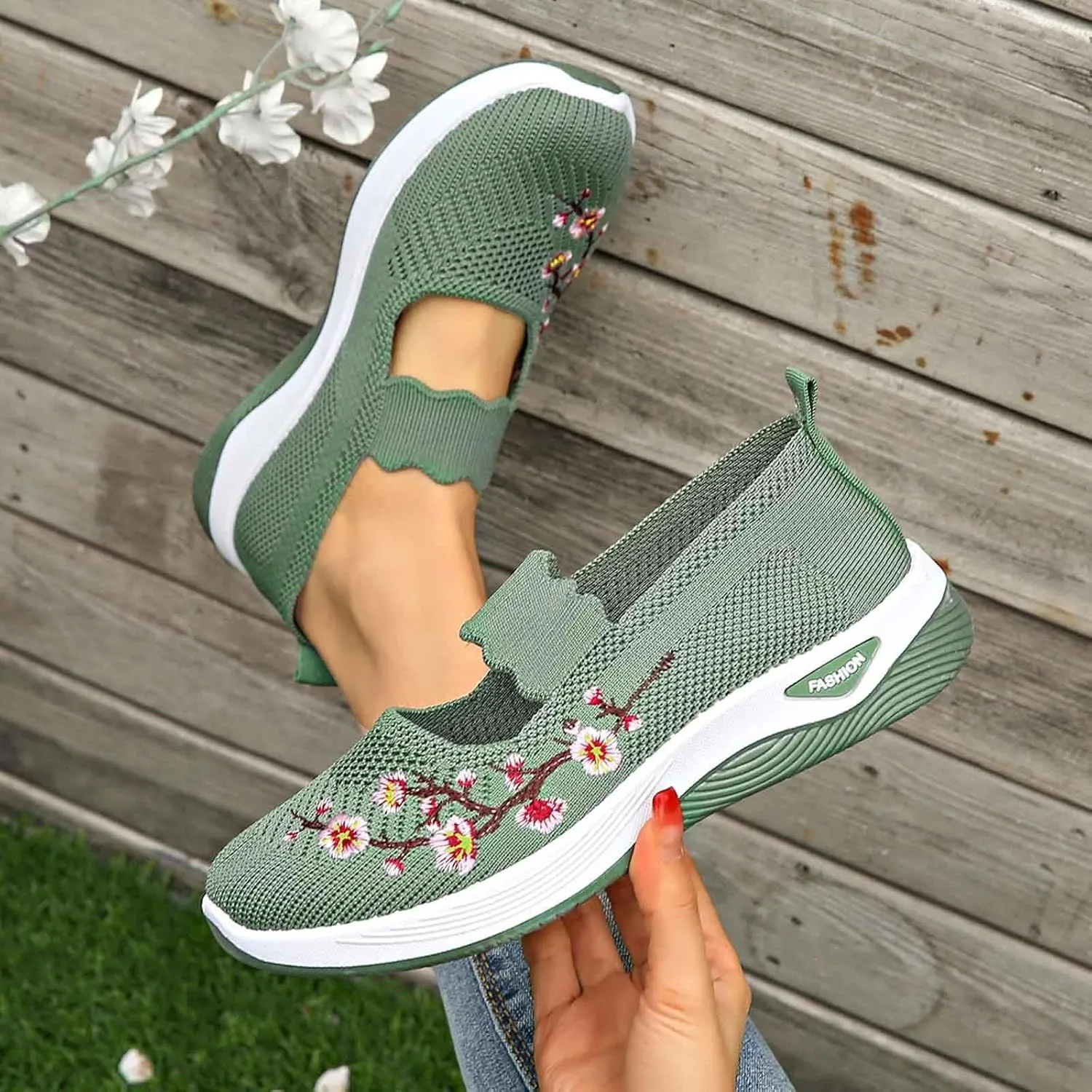 Women's Knitted Mesh Flat Loafers Slip-On Breathable Comfortable Low Top Sport Shoes Fashion Casual Basketball Shoes