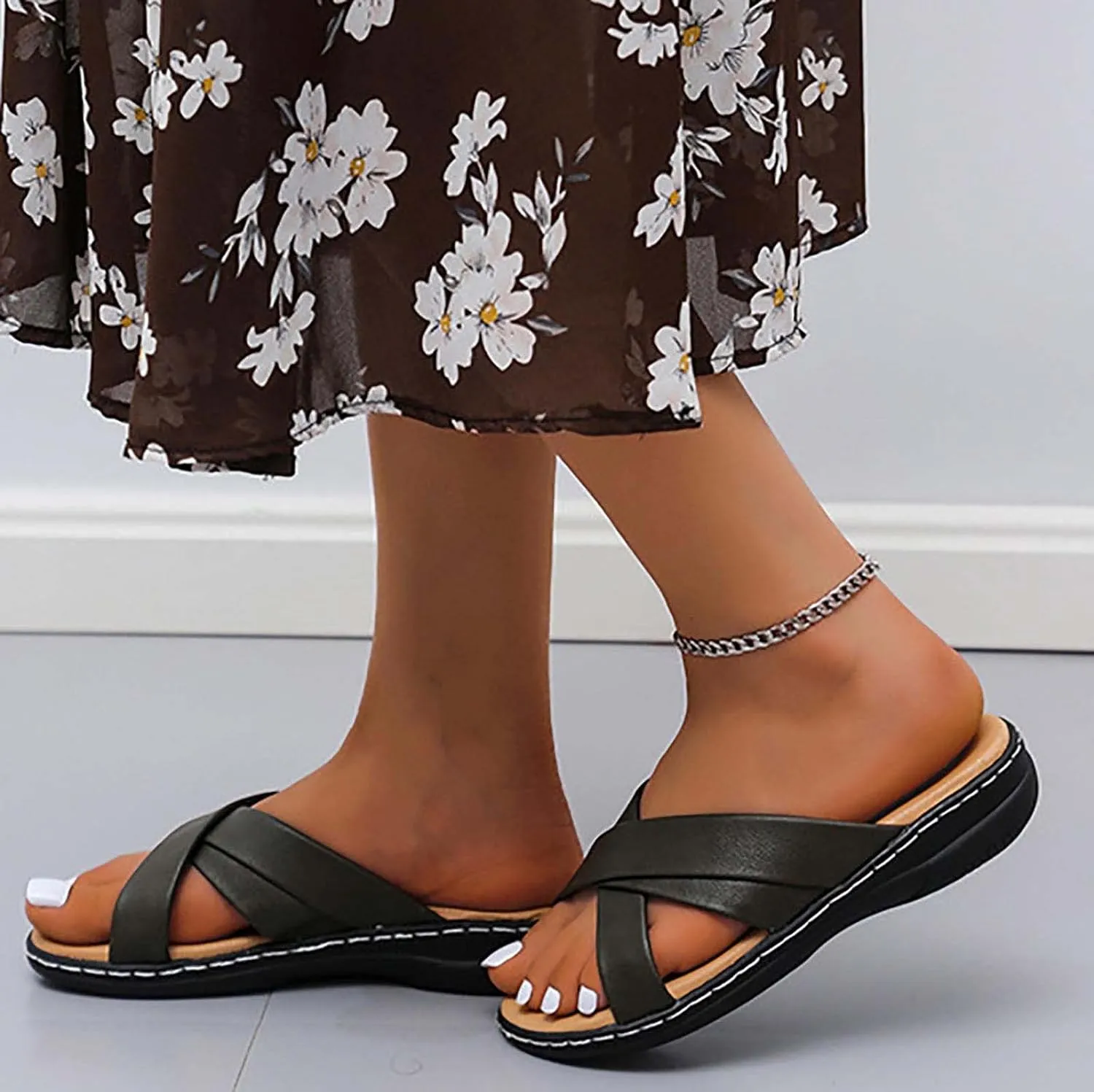 Womens Sandals Comfortable Wedge Slippers Summer Cross Straps Slip on Soft Cushion Slides Vintage Casual Open Toe Outdoor Ladies Shoes Sandalias