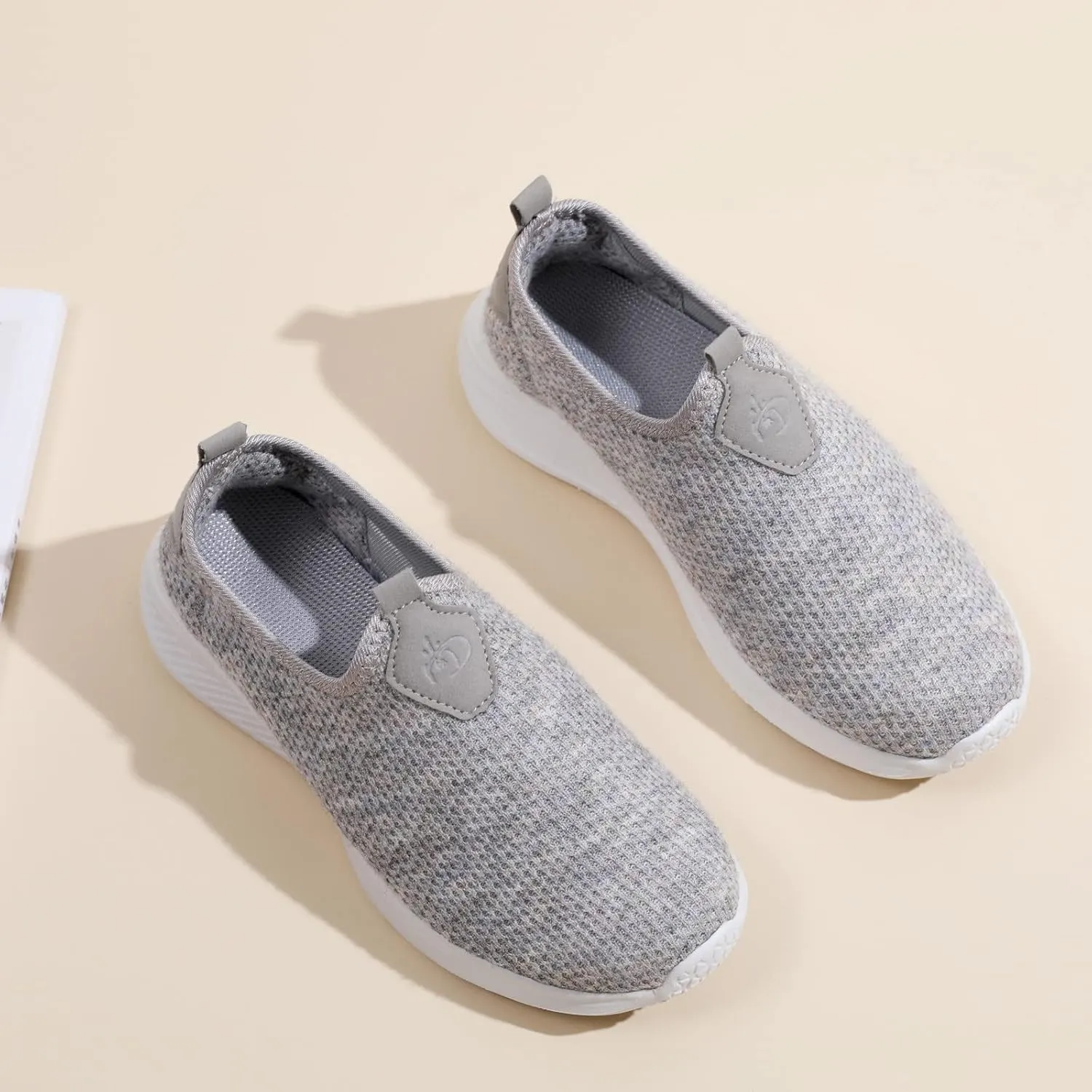 Womens White Tennis Shoes Platform Sneakers for Women Fashion Workout Shoes for Women Round Toe Slip On Casual Mens Loafers White Sneakers Men Wide